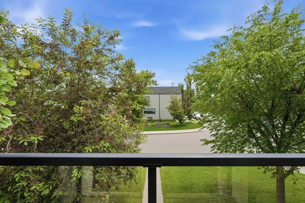 2040 31 Avenue SW Calgary AB T2T 1T2