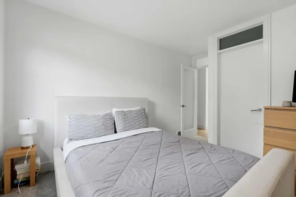 2040 31 Avenue SW Calgary AB T2T 1T2