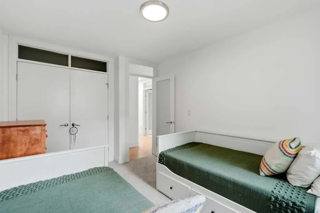 2040 31 Avenue SW Calgary AB T2T 1T2