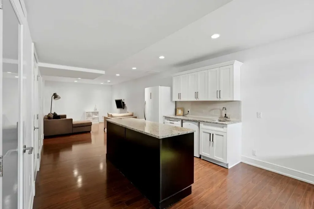 2040 31 Avenue SW Calgary AB T2T 1T2