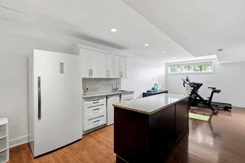 2040 31 Avenue SW Calgary AB T2T 1T2