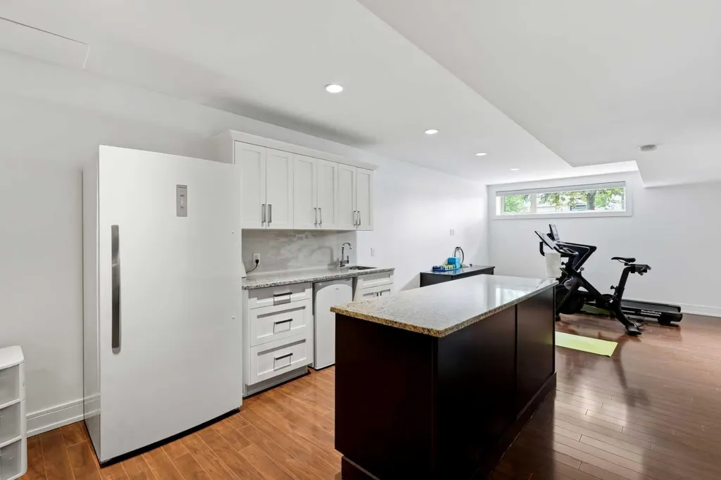 2040 31 Avenue SW Calgary AB T2T 1T2