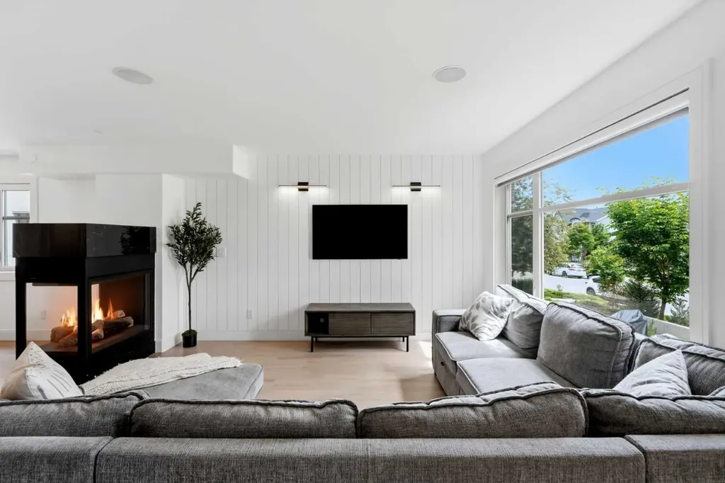 2040 31 Avenue SW Calgary AB T2T 1T2
