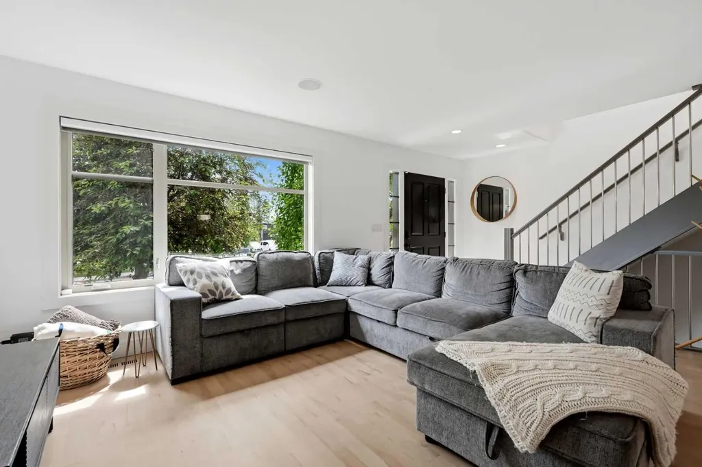 2040 31 Avenue SW Calgary AB T2T 1T2