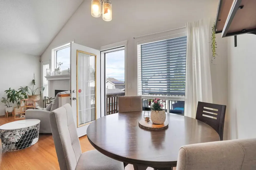 26 Hidden Ranch Road NW Calgary AB T3A 5S5