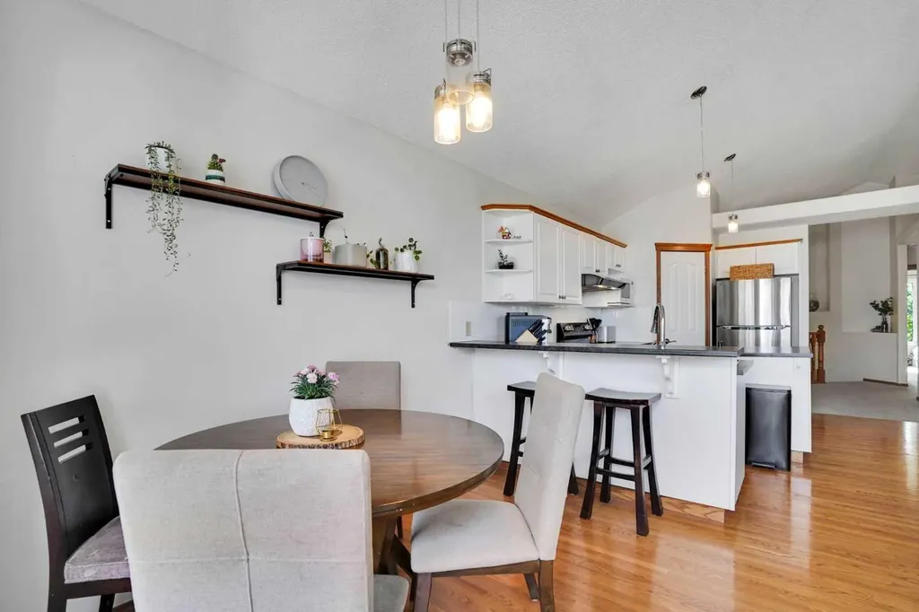 26 Hidden Ranch Road NW Calgary AB T3A 5S5