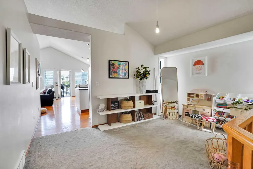 26 Hidden Ranch Road NW Calgary AB T3A 5S5