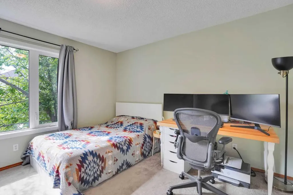 26 Hidden Ranch Road NW Calgary AB T3A 5S5