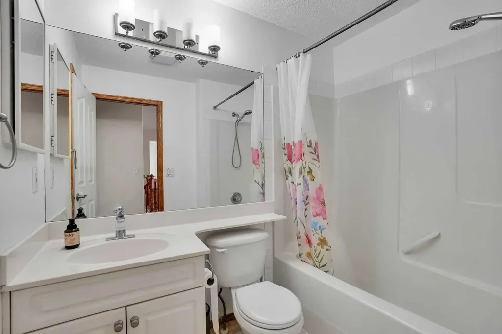 26 Hidden Ranch Road NW Calgary AB T3A 5S5