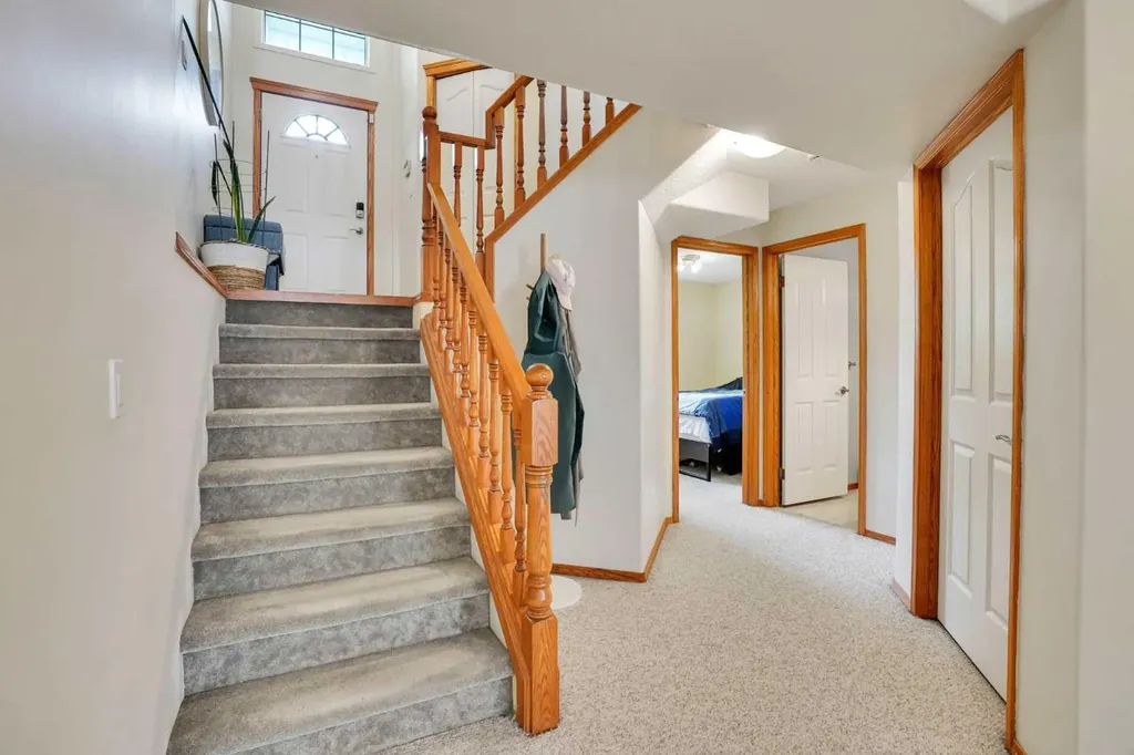 26 Hidden Ranch Road NW Calgary AB T3A 5S5