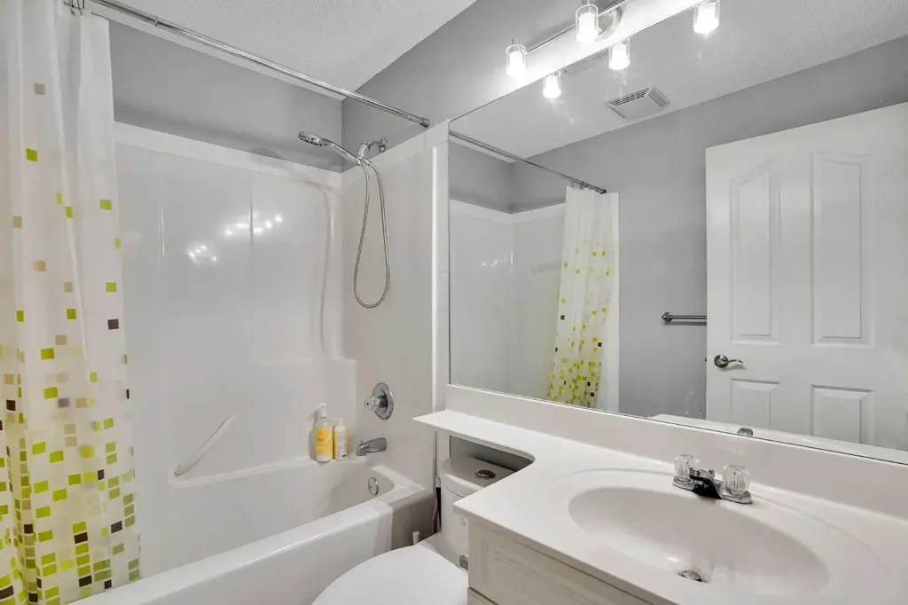 26 Hidden Ranch Road NW Calgary AB T3A 5S5