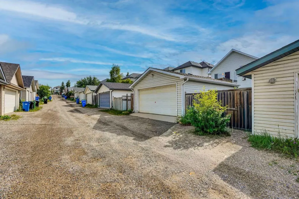 26 Hidden Ranch Road NW Calgary AB T3A 5S5