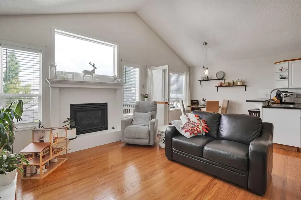 26 Hidden Ranch Road NW Calgary AB T3A 5S5