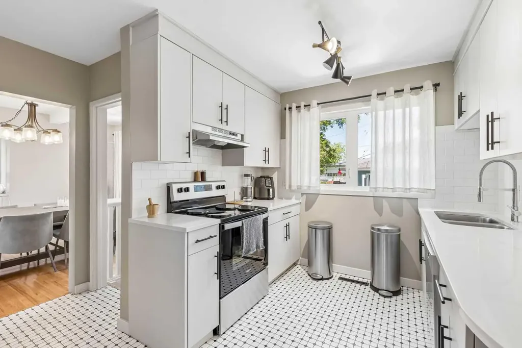 4936 Worcester Drive SW Calgary AB T3C3L6