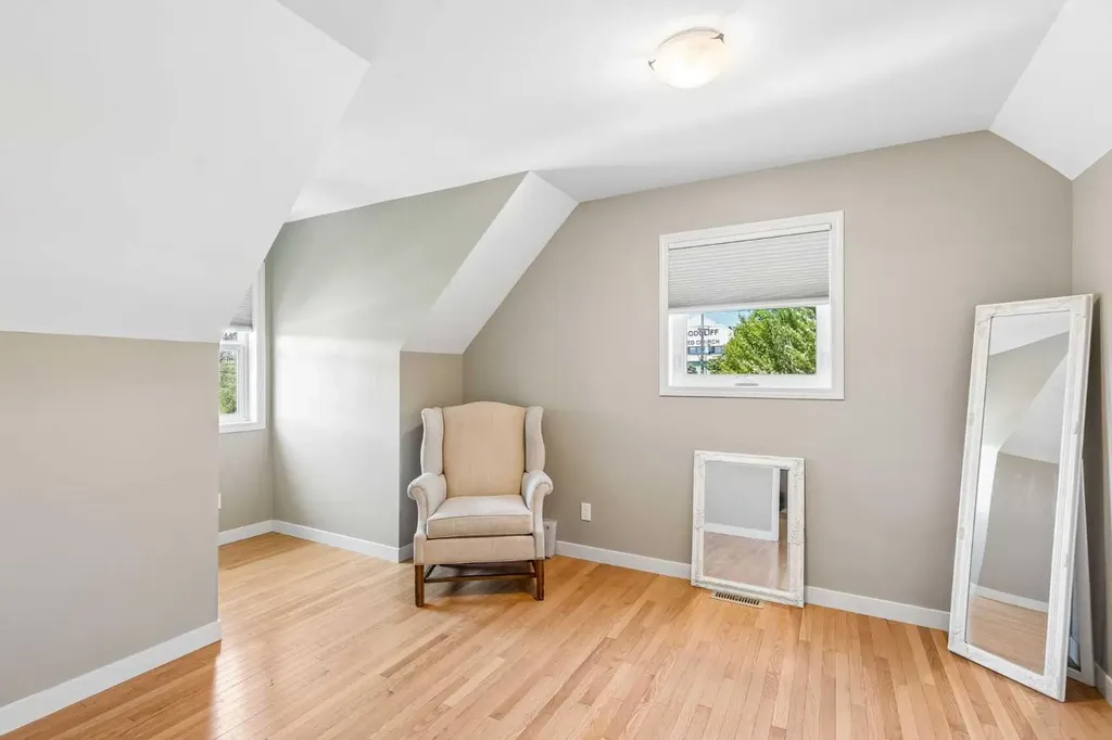 4936 Worcester Drive SW Calgary AB T3C3L6