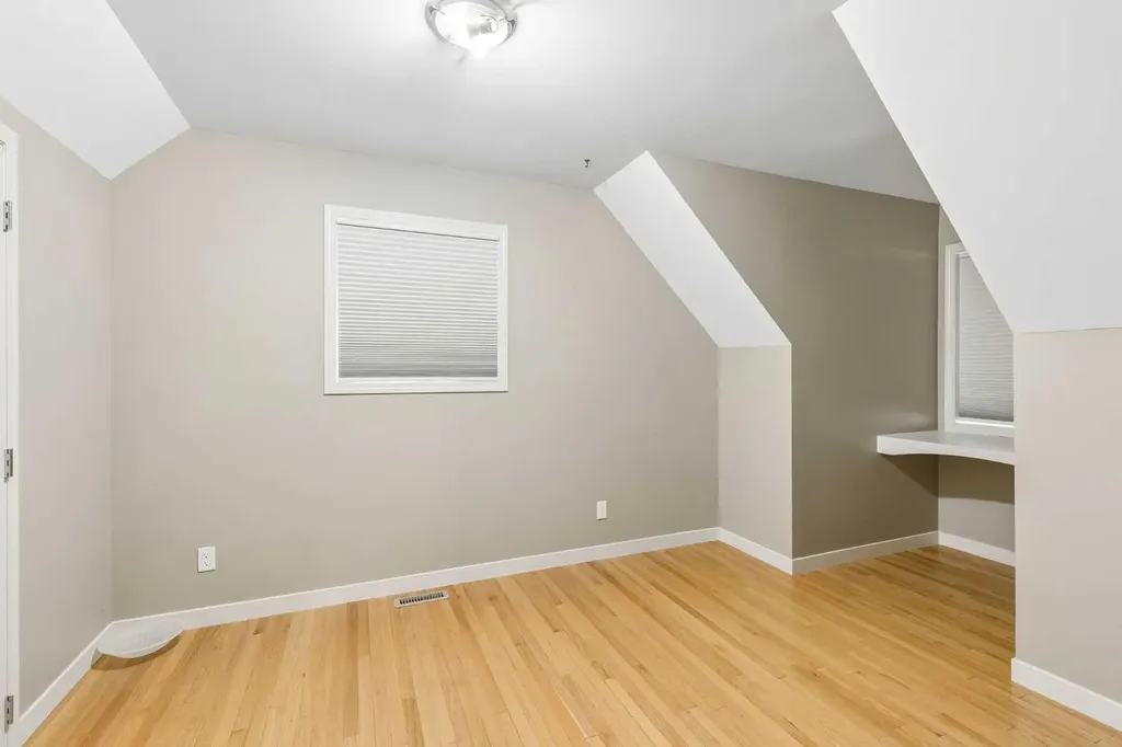 4936 Worcester Drive SW Calgary AB T3C3L6