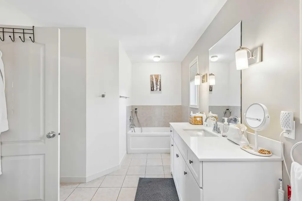 4936 Worcester Drive SW Calgary AB T3C3L6