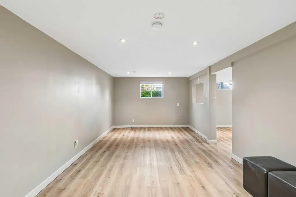 4936 Worcester Drive SW Calgary AB T3C3L6