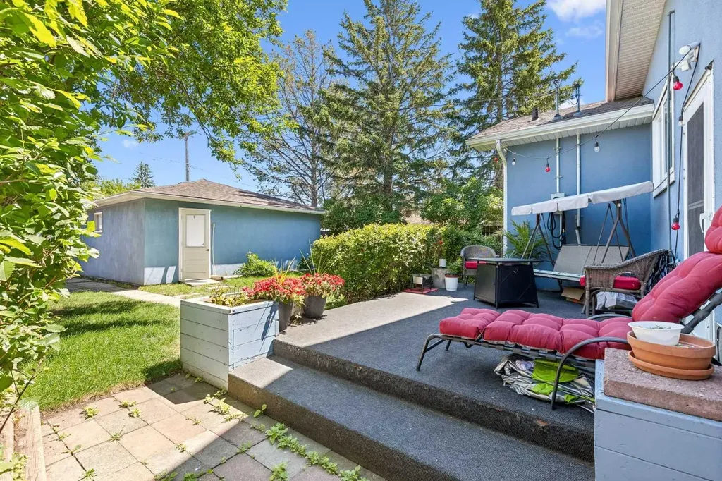 4936 Worcester Drive SW Calgary AB T3C3L6