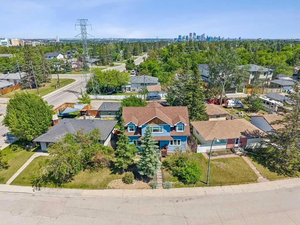 4936 Worcester Drive SW Calgary AB T3C3L6