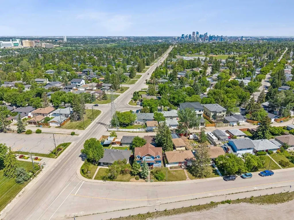4936 Worcester Drive SW Calgary AB T3C3L6