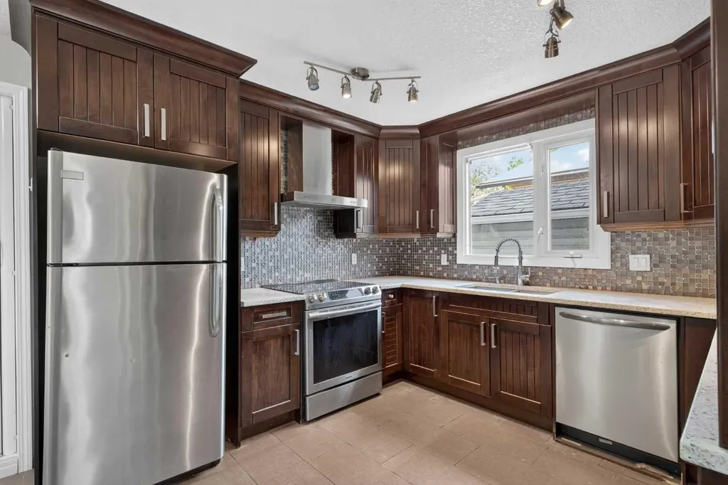 2515 62 Street NE Calgary AB T1Y 2M1