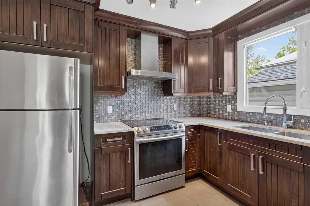 2515 62 Street NE Calgary AB T1Y 2M1