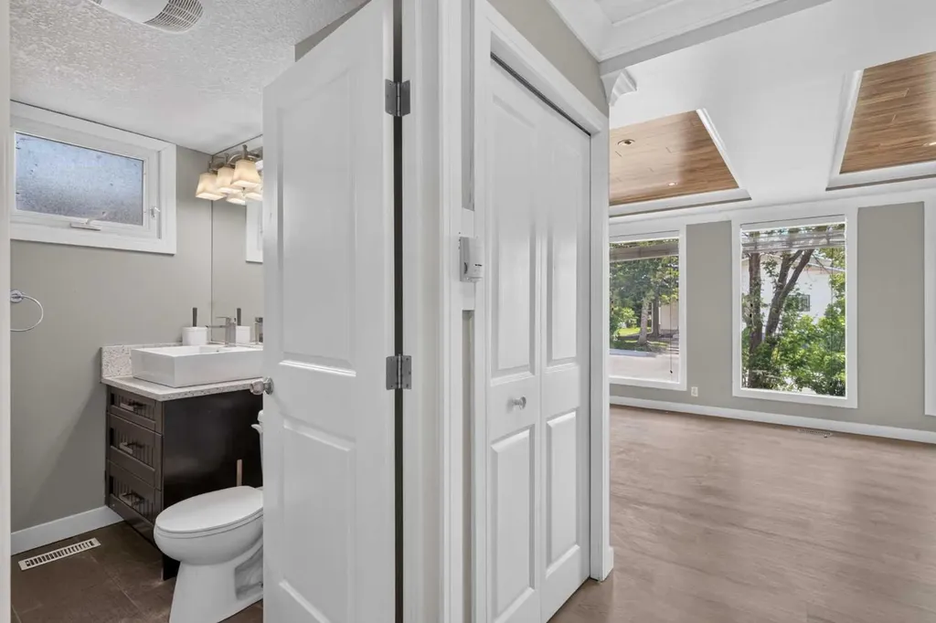 2515 62 Street NE Calgary AB T1Y 2M1