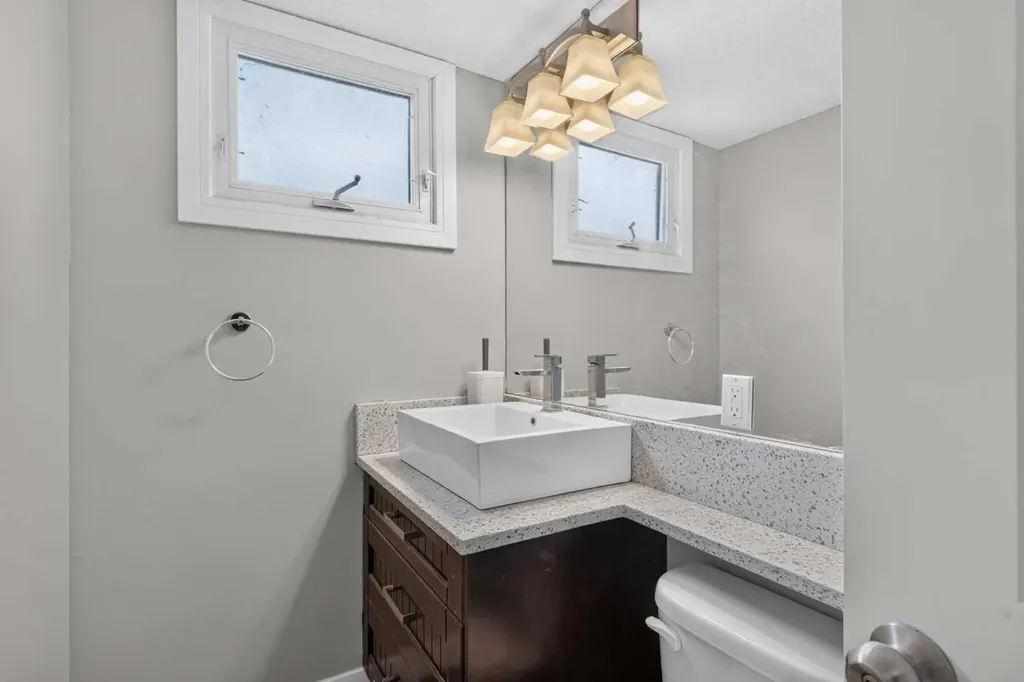 2515 62 Street NE Calgary AB T1Y 2M1