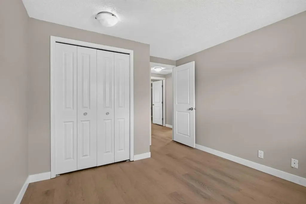 2515 62 Street NE Calgary AB T1Y 2M1