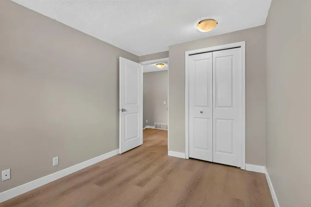 2515 62 Street NE Calgary AB T1Y 2M1