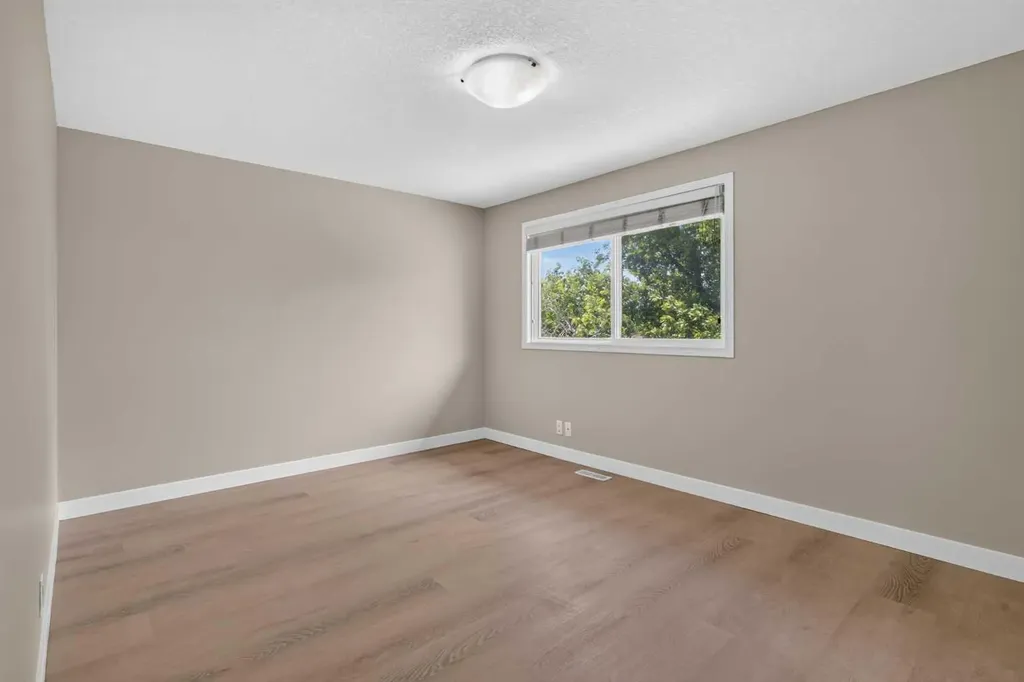 2515 62 Street NE Calgary AB T1Y 2M1
