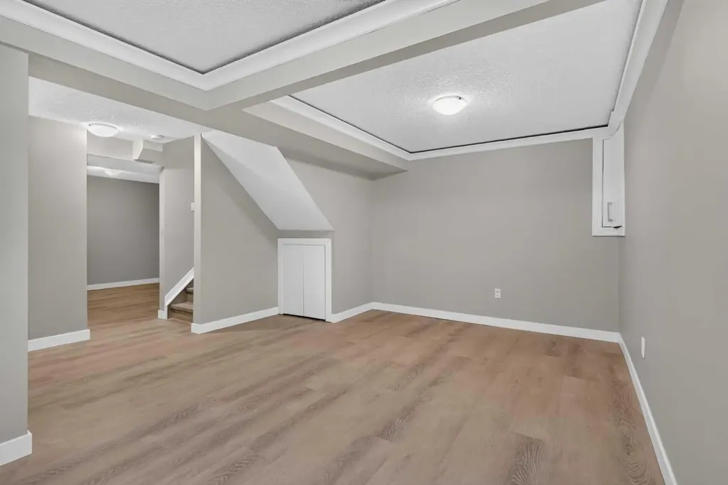 2515 62 Street NE Calgary AB T1Y 2M1