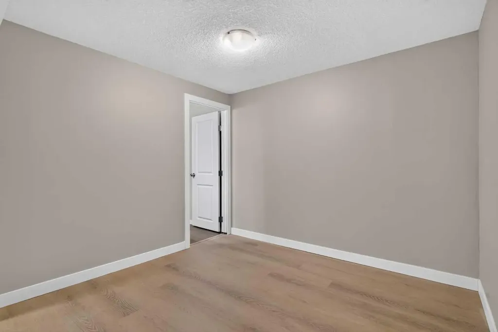 2515 62 Street NE Calgary AB T1Y 2M1