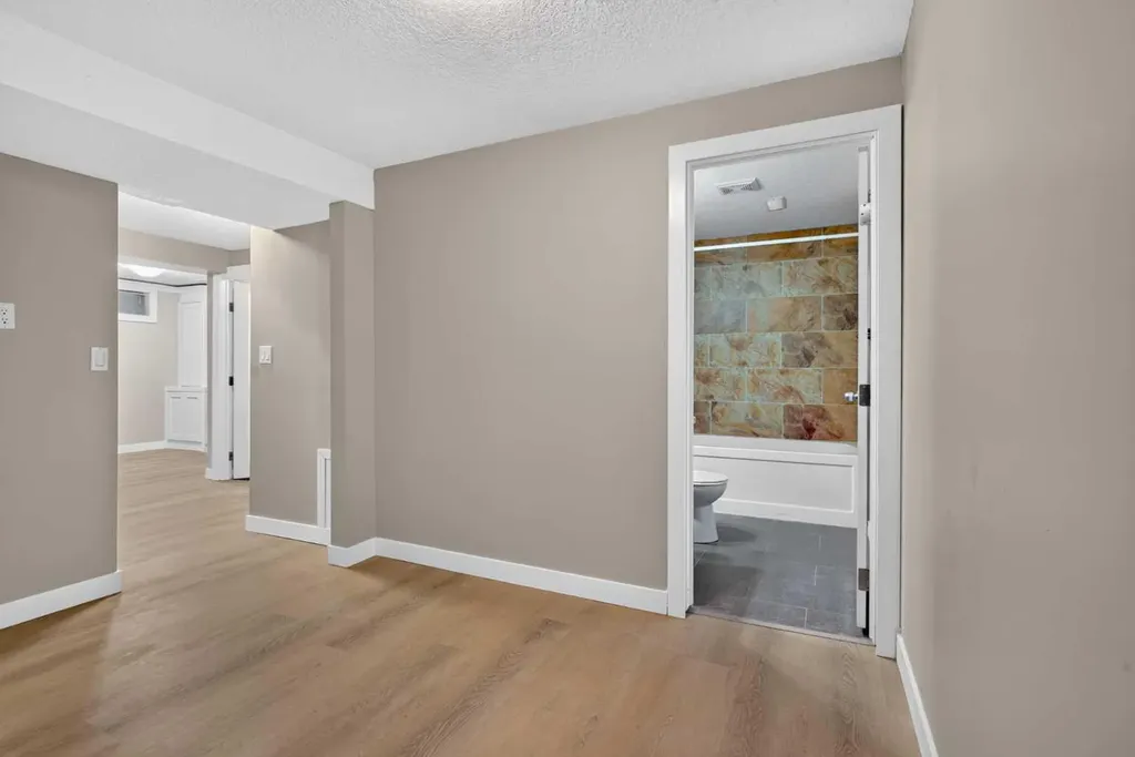2515 62 Street NE Calgary AB T1Y 2M1