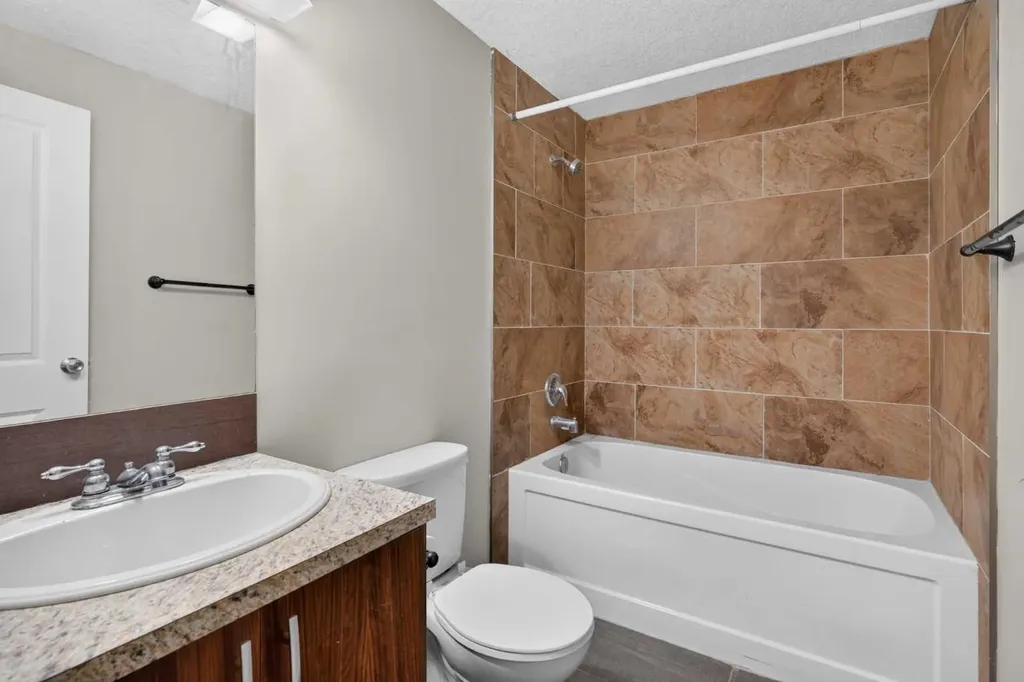 2515 62 Street NE Calgary AB T1Y 2M1