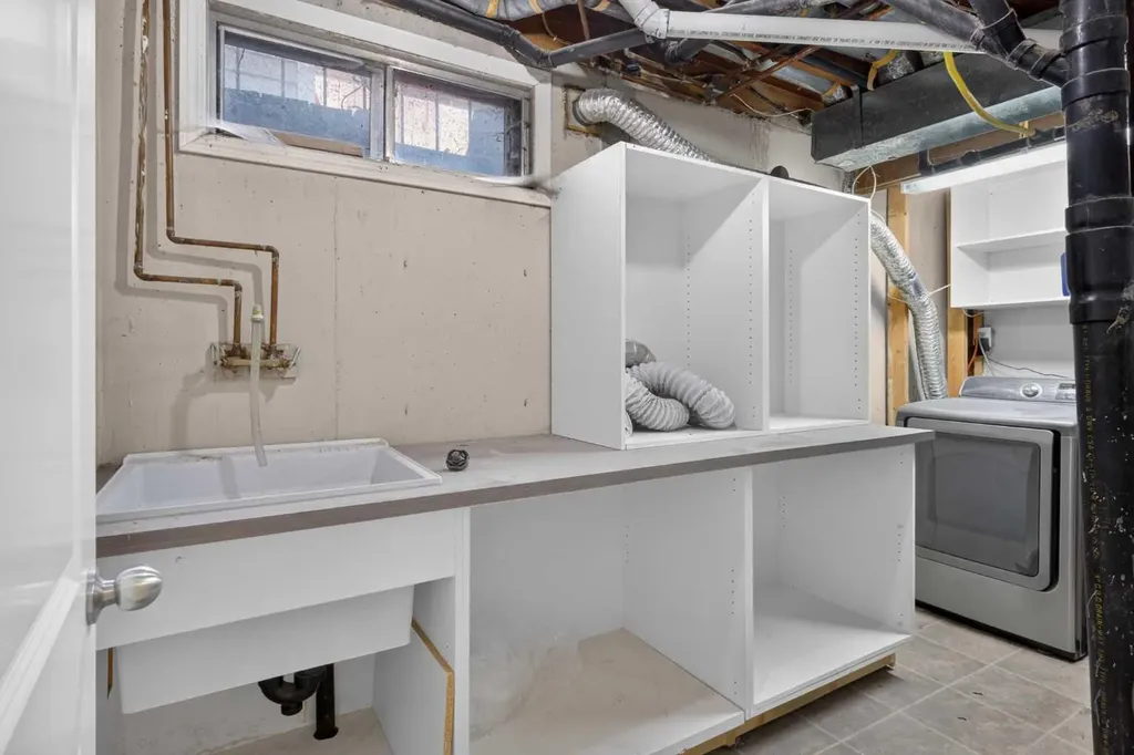 2515 62 Street NE Calgary AB T1Y 2M1