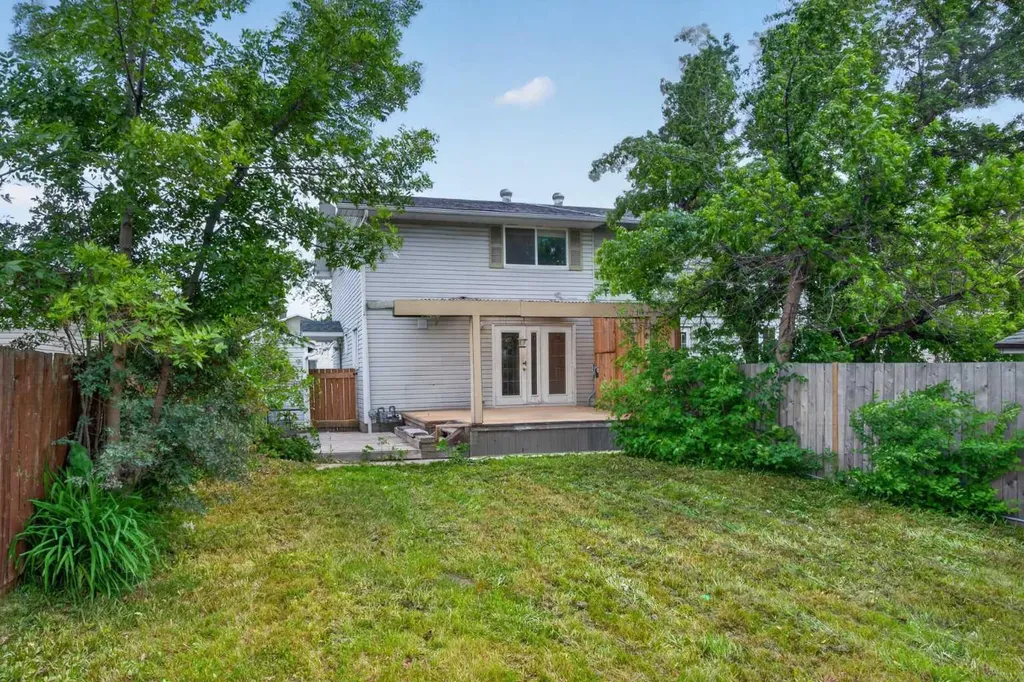 2515 62 Street NE Calgary AB T1Y 2M1