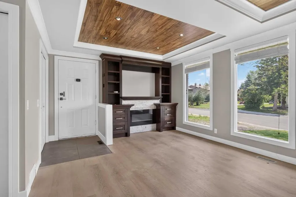 2515 62 Street NE Calgary AB T1Y 2M1