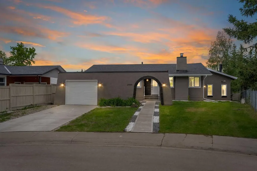 2930 Oakmoor Crescent SW Calgary AB T2V 3Z7