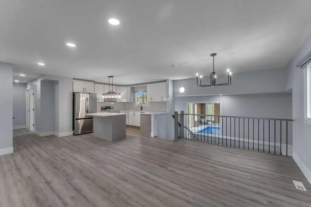 2930 Oakmoor Crescent SW Calgary AB T2V 3Z7