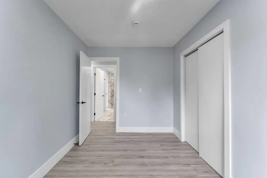 2930 Oakmoor Crescent SW Calgary AB T2V 3Z7