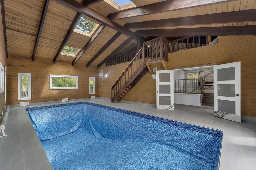 2930 Oakmoor Crescent SW Calgary AB T2V 3Z7