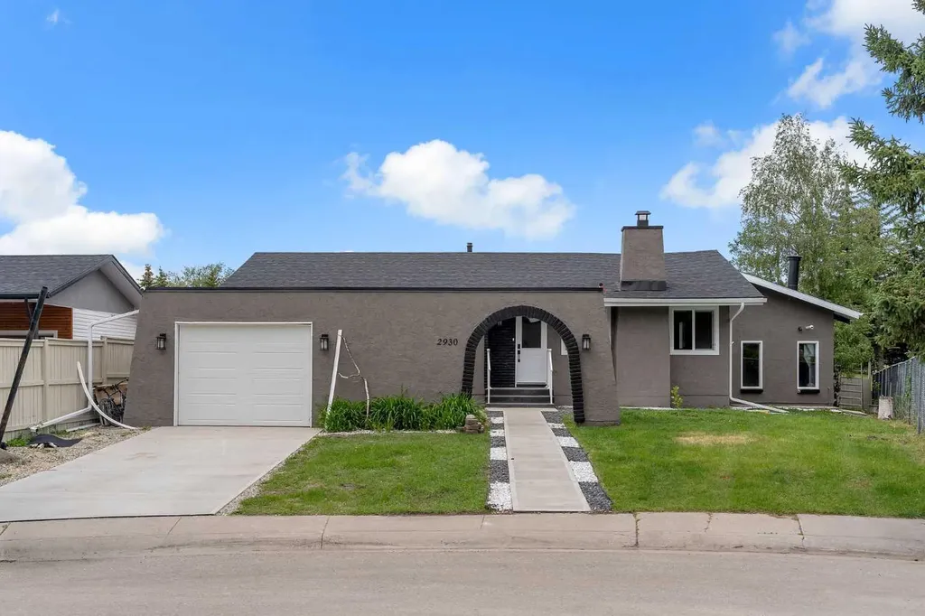 2930 Oakmoor Crescent SW Calgary AB T2V 3Z7