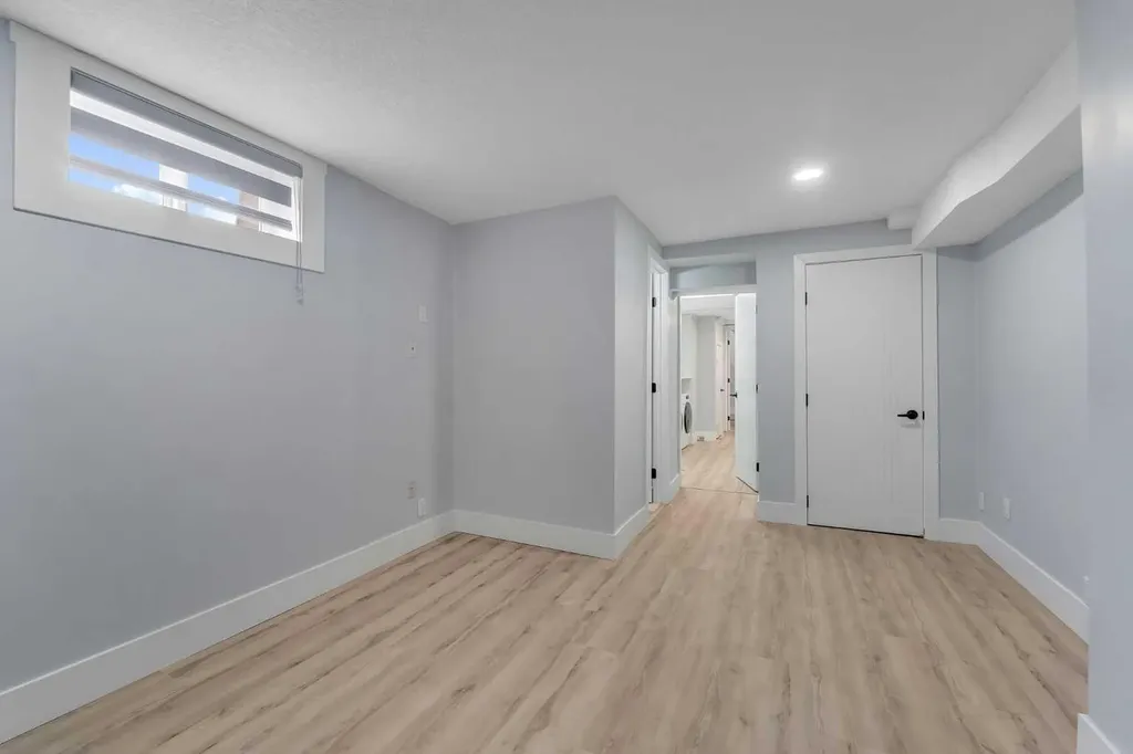 2930 Oakmoor Crescent SW Calgary AB T2V 3Z7