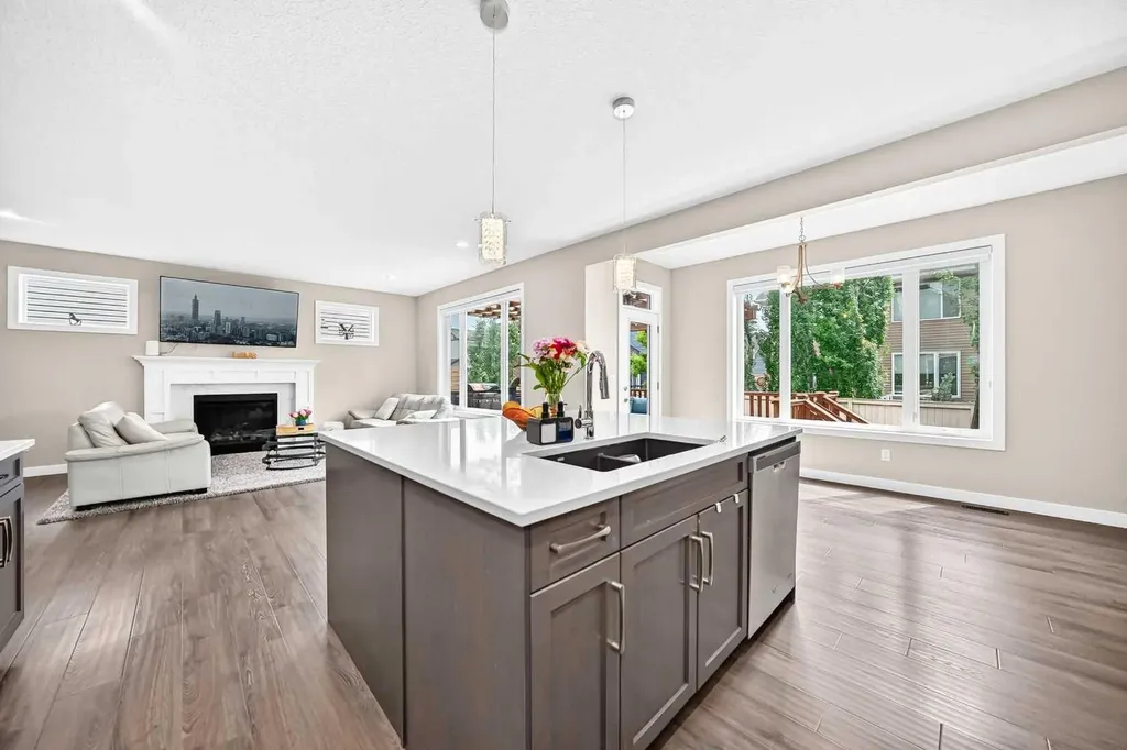 133 Baywater Way SW Airdrie AB T4B3V5