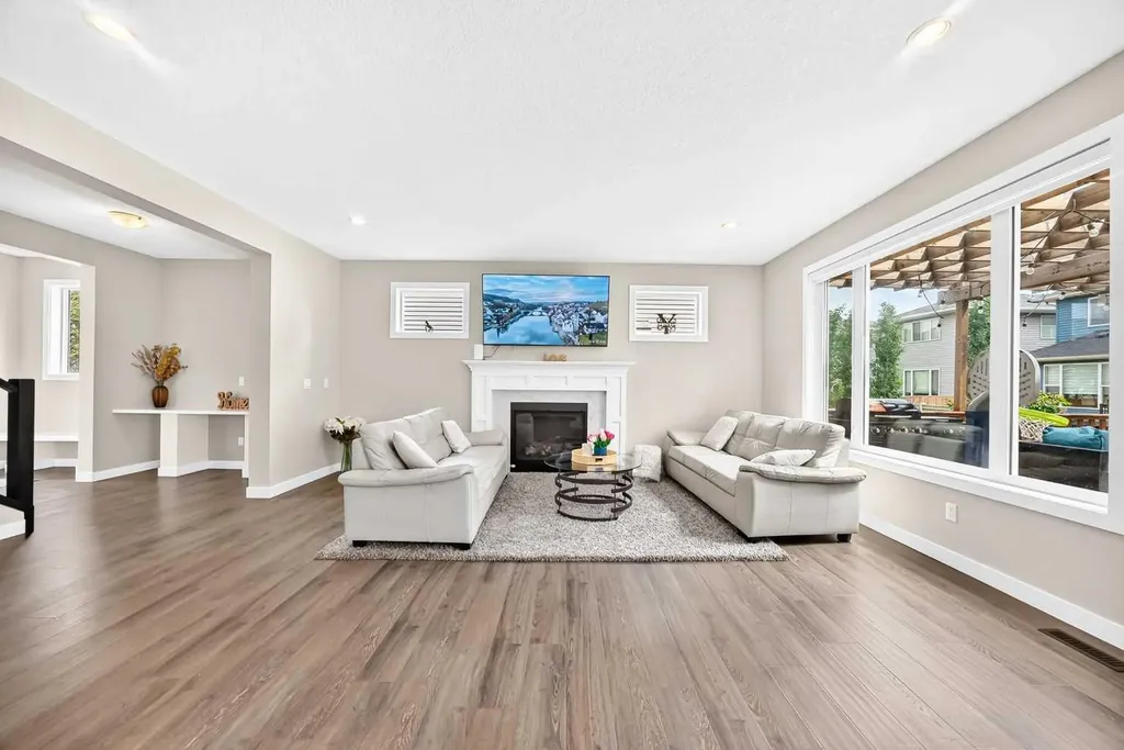 133 Baywater Way SW Airdrie AB T4B3V5
