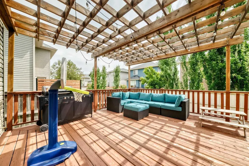 133 Baywater Way SW Airdrie AB T4B3V5
