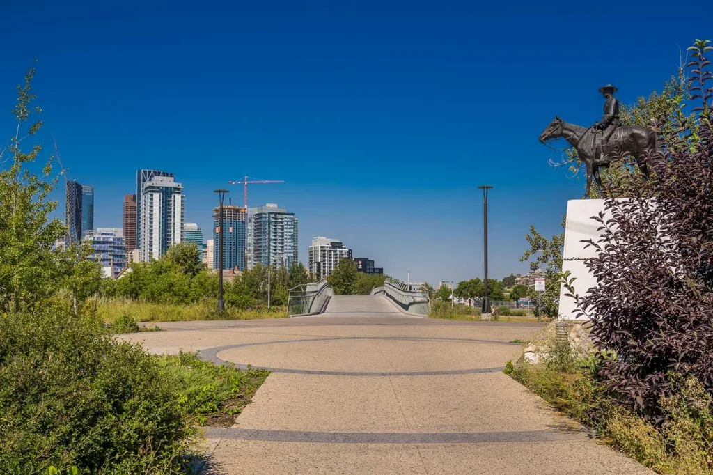 1415 17 Street Calgary AB T2G3V3