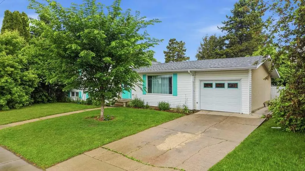 5632 48 Avenue Lacombe AB T4L 1M7